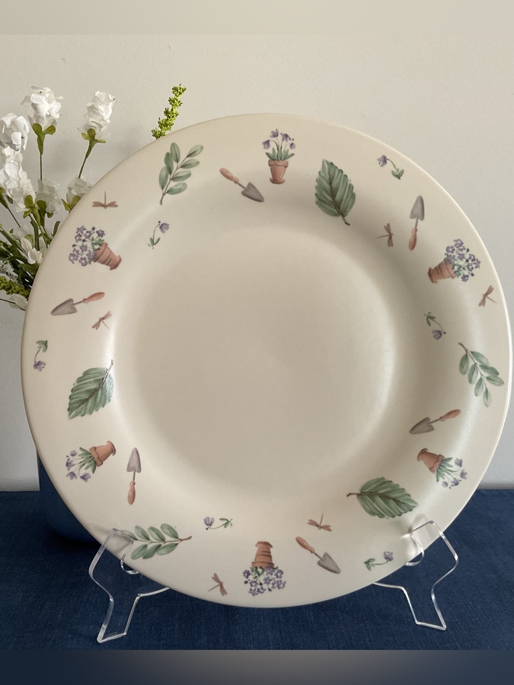 Retired Pfaltzgraff Perennials 12” Diameter Chop Plate